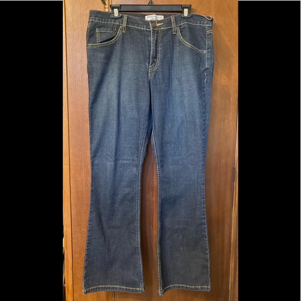 Levi’s Stretch Bootcut Signature Jeans, women’s 
Sz 14M